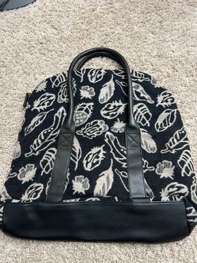 Pendleton Black and Cream Leaf-Print Tote Bag